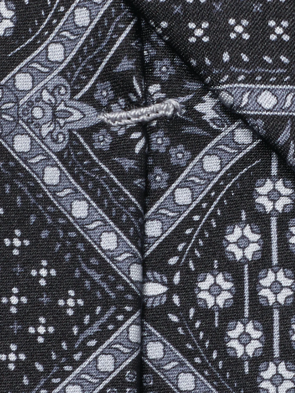 Medallion Printed Italian Silk Tie - Black/grey - Image 4